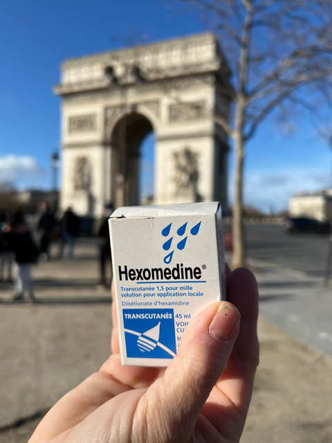 Hexomedine box in front of Arc de Triomphe, Paris